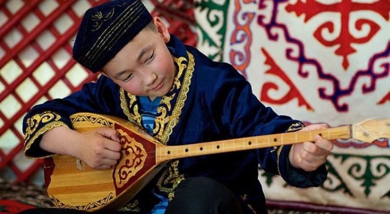 Домбыра — қазақ халқының өте ерте және кең тараған, нағыз табиғи ұлттық музыкалық аспабы.